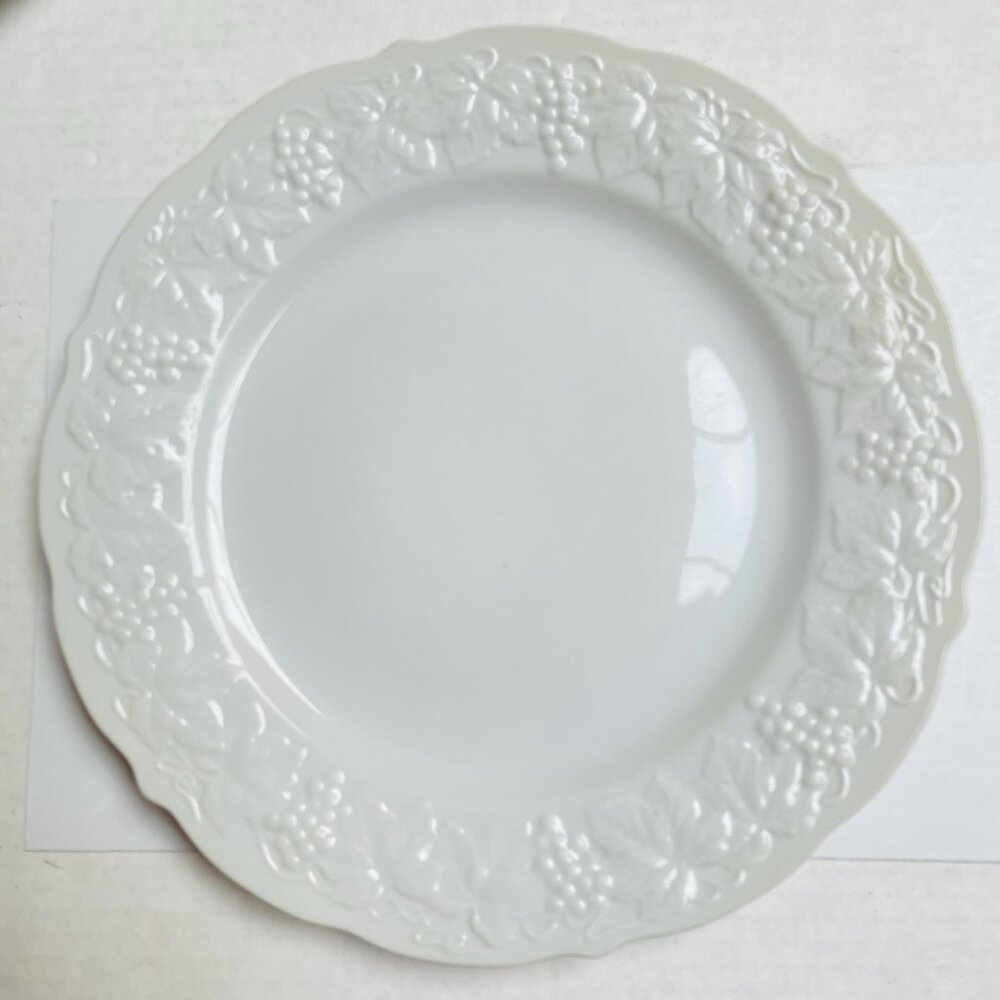 Fine China WHITE CHAMPAGNE Dinner Plate Grape‎ Leaf Pattern White